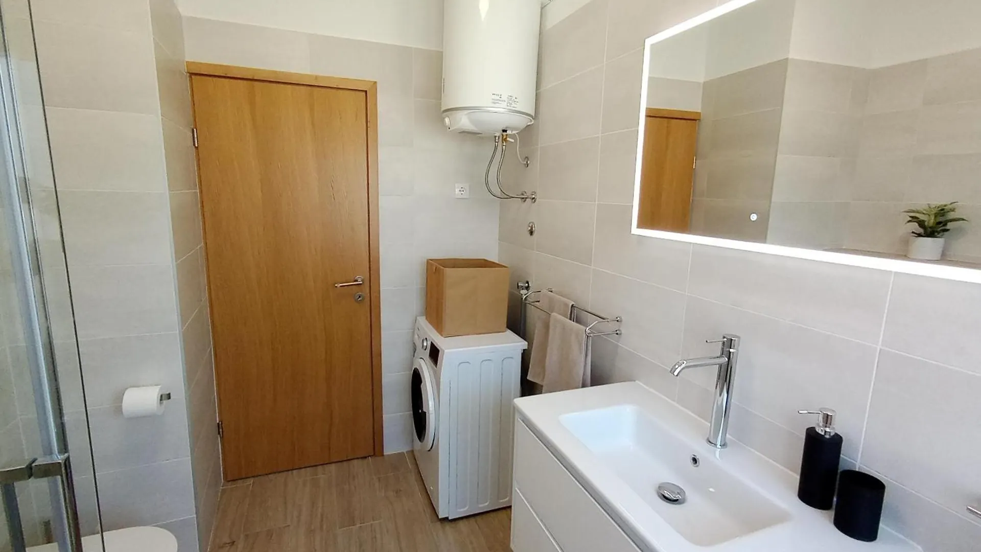 Novi Prostrani Apartman U Strogom Centru Pule 풀라 아파트